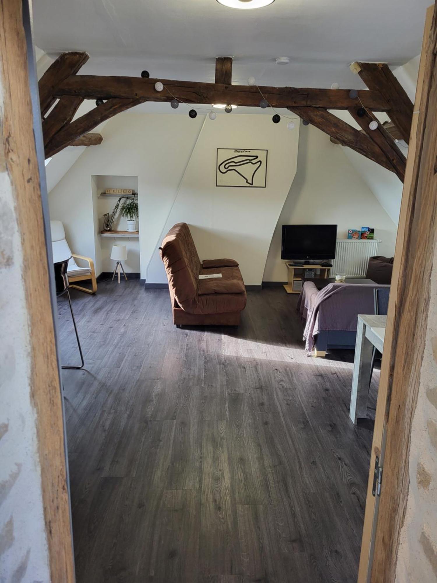 Appartement Au Pied Du Circuit De Magny-Cours Exterior photo